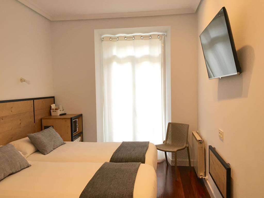 Pension La Perla San Sebastián Exterior photo